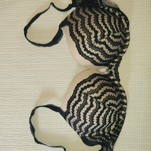 Victoria's Secret Very Sexy push-up bra, 36DDD, black with beige